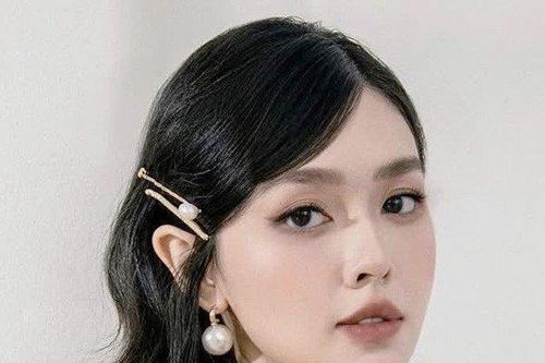 Á hậu Vbiz sinh năm 2000 kết hôn năm 20 tuổi, cuộc sống giờ ra sao?