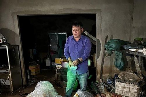 Quảng Ngãi: Bắt vụ vận chuyển, tàng trữ hàng trăm ký thuôc, kíp nổ