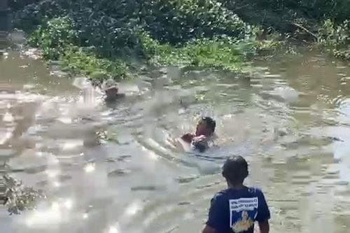 Quảng Ngãi: Một công an xã cứu bé trai khỏi đuối nước