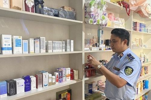 Đắk Lắk: Hàng giả, không rõ nguồn gốc xuất xứ tràn lan dịp cuối năm