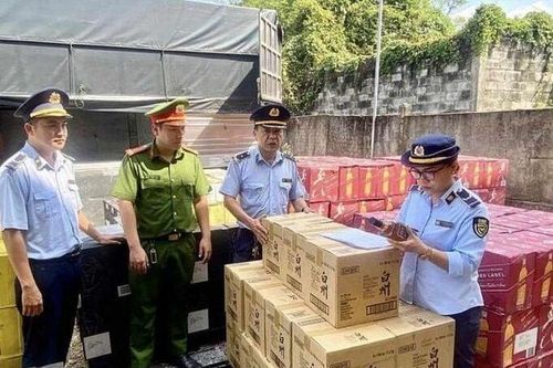 Thu giữ gần 16.000 chai rượu ngoại trị giá 15 tỷ đồng không rõ nguồn gốc