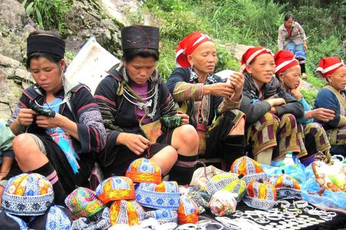 Không gian văn hóa đặc sắc ở chợ phiên Tây Bắc