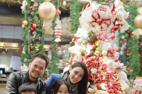Trang Nhung trở lại showbiz sau 10 năm, hôn nhân viên mãn bên chồng đạo diễn