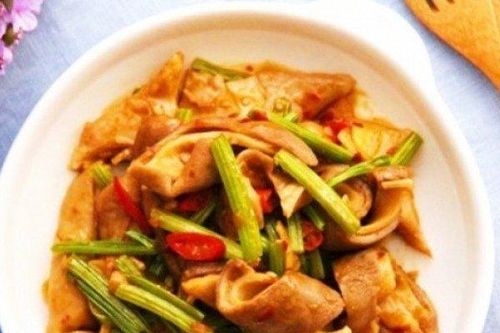 Bữa nhậu ngày Tết ngon hơn nhiều lần nhờ món dạ dày xào giòn chuẩn vị