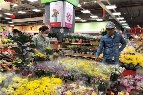 Nhiều ngành hàng 'xả giá' trước giờ nghỉ bán
