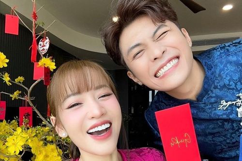 Sao Việt đi chùa, chúc Tết gia đình ngày đầu năm