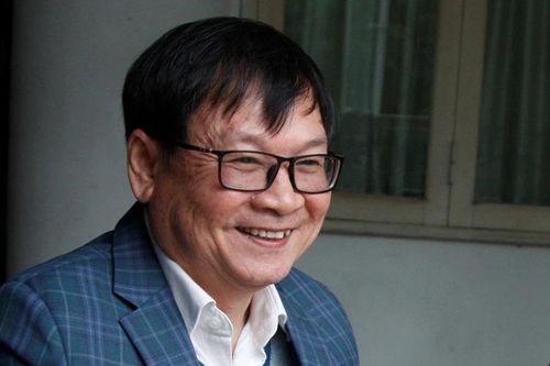 Ngày Tết bỗng nhớ lụa là