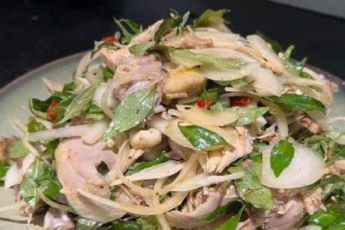 Tối nay ăn gì: Chỉ thêm gia vị này, gà luộc thừa ngày Tết lại thành món ngon 'vạn người mê'