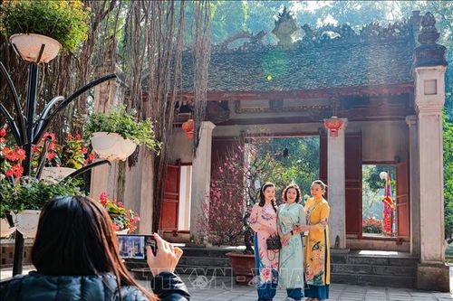 Du xuân, đi lễ Tứ trấn Thăng Long