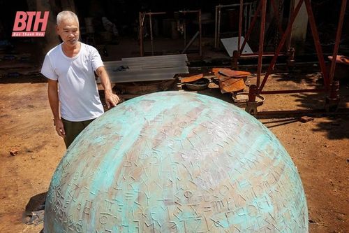 Những đôi tay nở hoa