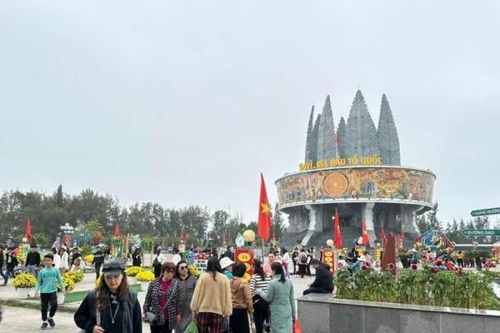 Quảng Ninh: Hơn 50.000 lượt khách du lịch đến Móng Cái trong dịp Tết Nguyên đán