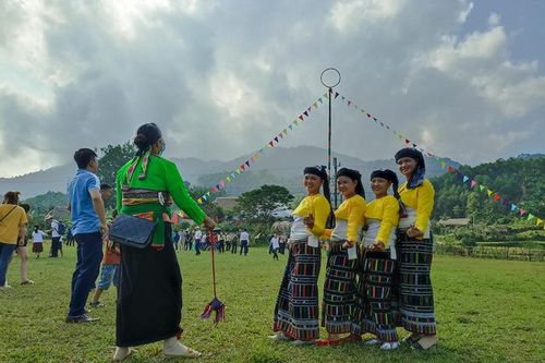 Quả còn mùa xuân