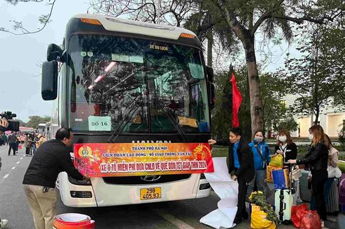 Hà Nội: Tổ chức các chuyến xe đón công nhân lao động trở lại làm việc sau nghỉ Tết
