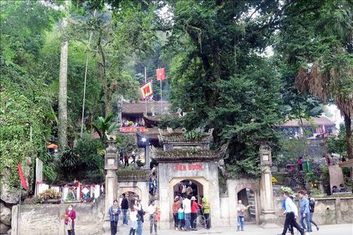 Tưng bừng khai hội đền Đuổm và Hội báo Xuân Giáp Thìn 2024