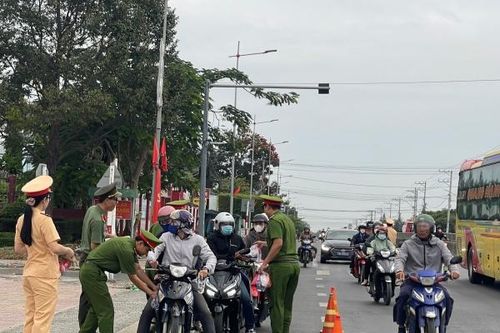 Công an TP. Cam Ranh: Tiếp sức cho người dân vào lại các tỉnh phía nam