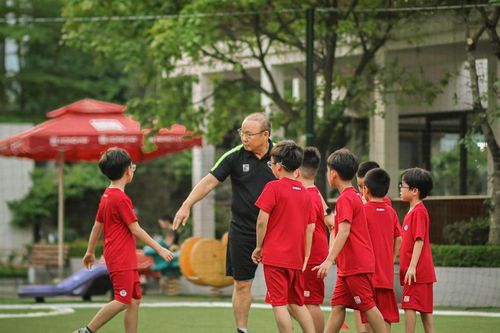 Học viện Park Hang Seo đưa học viên sang Hàn Quốc