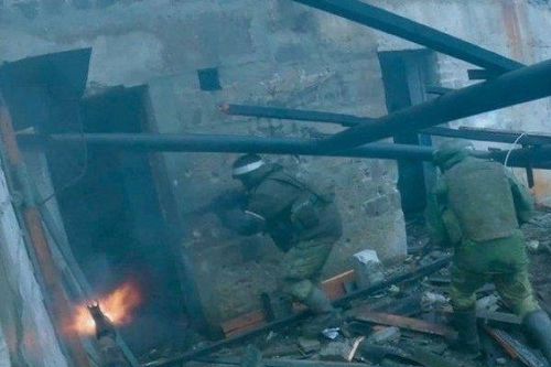 Nga đăng video lính thủy đánh bộ đột kích tòa nhà binh sĩ Ukraine ẩn náu ở vùng Donetsk