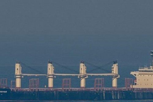 Houthi tấn công gần Biển Đỏ, tàu Anh hỏng nặng