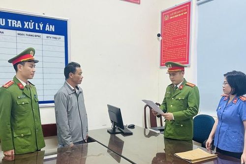Bắt tạm giam lái xe ô tô không chấp hành đo nồng độ cồn, chống đối CSGT