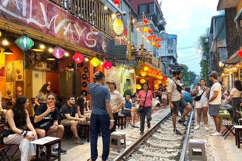 'Cà phê đường tàu' sôi động sau Tết: Cách nào để quản lý?