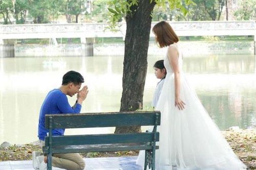 Sau 3 năm ly hôn, chồng cũ bỗng nhiên xuất hiện trong ngày tôi chụp ảnh cưới và đưa ra lời cầu xin khiến tôi khó xử vô cùng