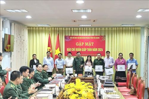 Lan tỏa hình ảnh đẹp của Bộ đội Biên phòng nơi cực Bắc của Tổ quốc