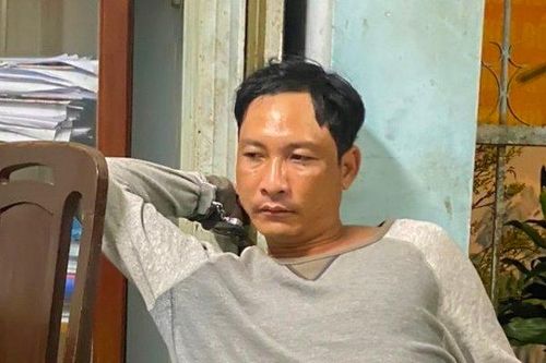 Khởi tố, bắt giam đối tượng xúc phạm Quốc kỳ Việt Nam