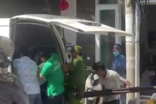Tạm giữ hình sự người vợ vụ hiệu phó trường tiểu học bị đâm tại khách sạn