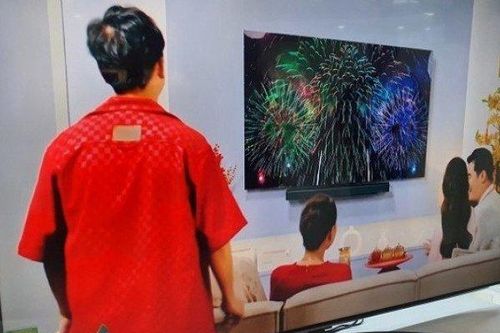 Siêu thị điện máy 'lì xì đầu năm', giảm giá đến 70% hàng loạt sản phẩm