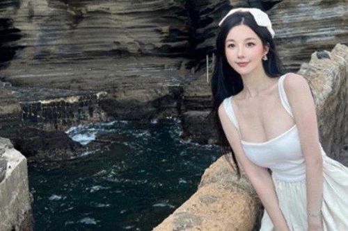 Hot girl xứ tỷ dân đẹp như tiên tử nhờ chăm uống một thứ bán đầy ở chợ Việt Nam