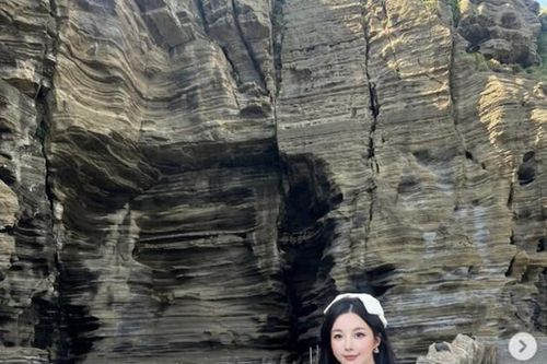 Hot girl Trung Quốc cực đẹp nhờ uống thứ bán đầy ở Việt Nam