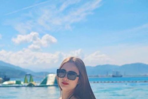 Em gái Công Vinh tung ảnh bikini, khoe body '1 con' đâu ra đấy