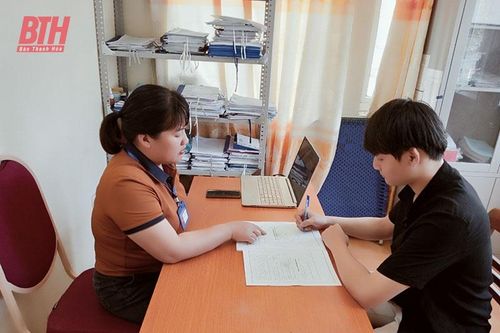 Quan Sơn đẩy mạnh cải cách thủ tục hành chính hướng tới sự hài lòng của Nhân dân