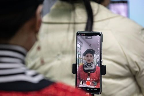 'Hợp đồng nô lệ' của các livestreamer Trung Quốc