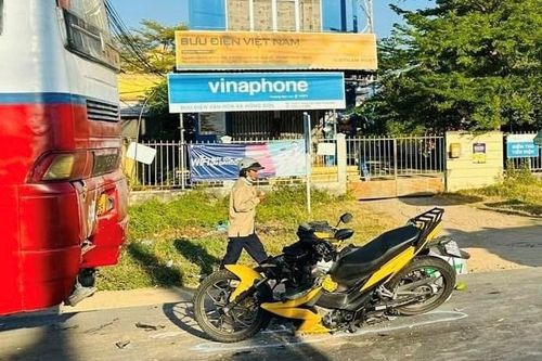 Tai nạn giao thông mới nhất 24/2/2024: Người đàn ông bị ô tô khách tông tử vong