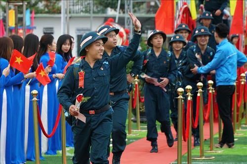 Thanh niên trên địa bàn Quân khu 5 nô nức lên đường nhập ngũ