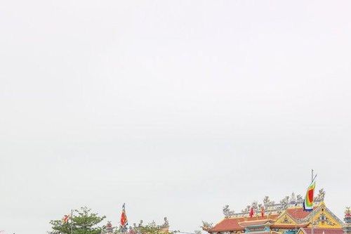 Độc, lạ con đường có tới 23 nhà thờ họ đồ sộ ở Quảng Bình