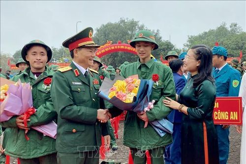 Tự hào tiếp bước cha anh