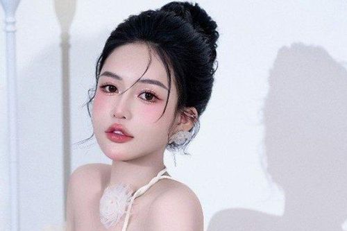 Ngắm vẻ đẹp ngọt ngào nữ sinh trường Kiến Trúc Thảo Anh