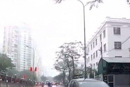 Phạt tài xế lái ô tô chạy ngược chiều còn dọa đấm người