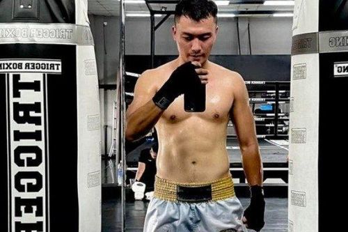 ''Lính cứu hỏa' Xuân Phúc tập thể thao 2 tiếng/ngày để có body săn chắc, khỏe khoắn