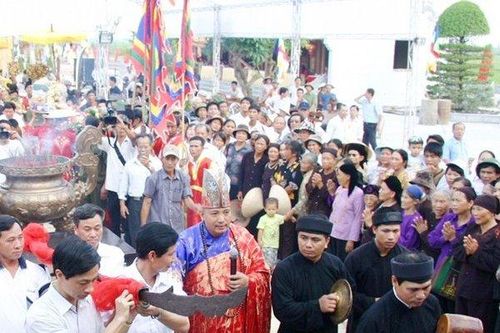 Chiêm ngưỡng Định Nam đao tương truyền Mạc Thái Tổ từng sử dụng