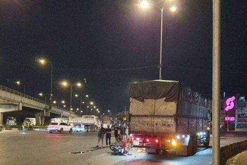 TP.HCM: Đôi nam nữ tử vong ở vòng xoay An Sương