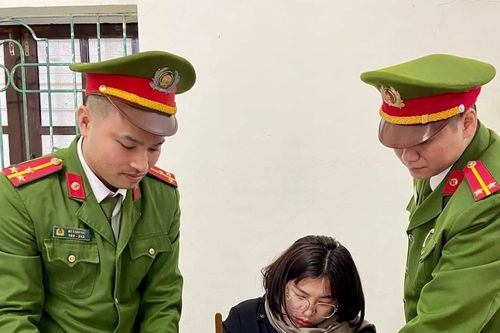 Nhân viên bưu điện tham ô tiền trợ cấp xã hội