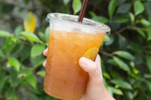 Điều gì xảy ra khi uống quá nhiều trà chanh?