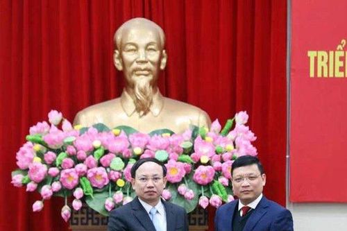 Trao quyết định phê chuẩn Phó Chủ tịch tỉnh Quảng Ninh