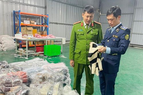 Hưng Yên: Tạm giữ hơn 3.000 sản phẩm hàng hóa có dấu hiệu nhập lậu