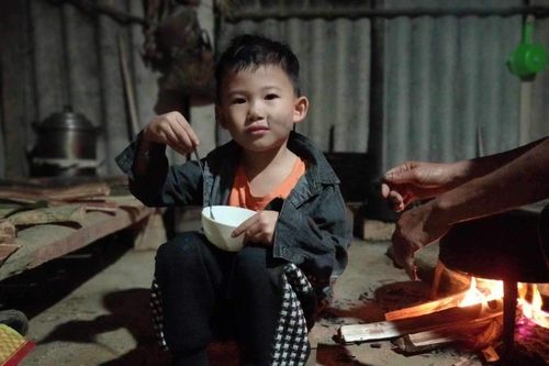 Gia cảnh thương tâm của bé 4 tuổi khi cả bố và mẹ bị trọng bệnh