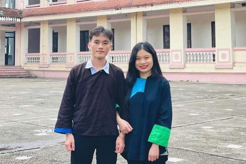 Đôi bạn miền núi cùng là học sinh giỏi Quốc gia môn Lịch sử
