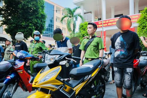 Đề nghị truy tố 36 'quái xế' tụ tập đua xe trên cầu Sài Gòn